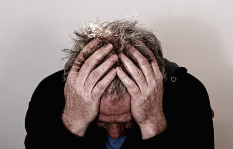 Escape the Imposter Syndrome! - imposter - impostor - fraud - distorted self-perception - dunning-kruger effect - reality - reality check - self-worth - competence - performance - free initial session