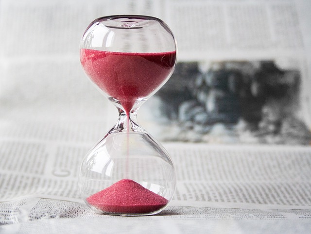 one moment for you! - mindfulness - moment - present - past - future - free initial session - now - seconds - thoughts - behaviour - scientific - anxiety disorders - depression - serenity - happiness